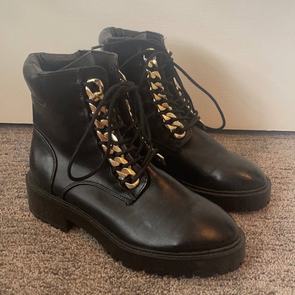 NWT black forever 21 combat boots